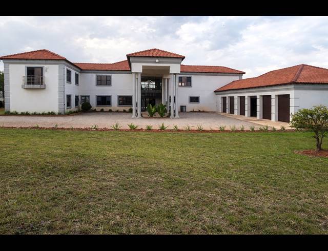 5 BEDROOM HOUSE FOR SALE IN BLUE SADDLE RANCHES